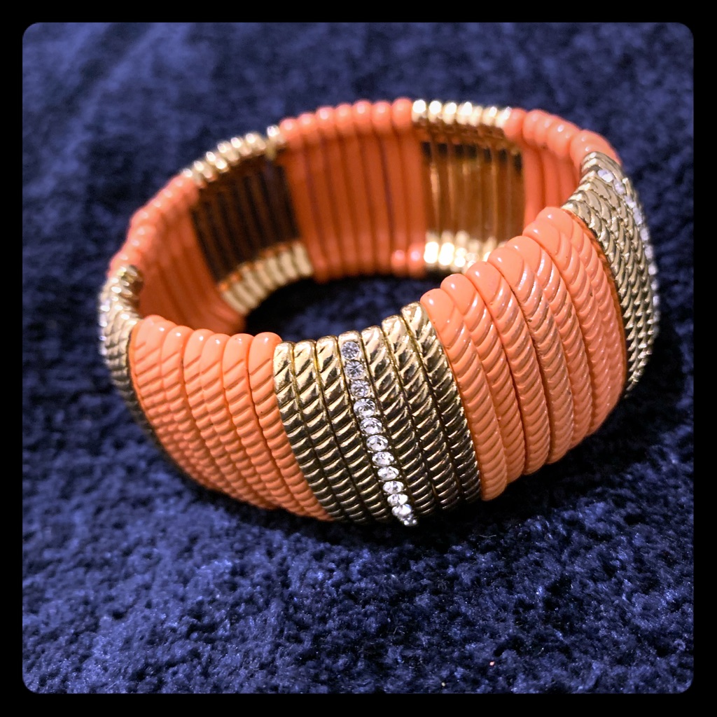 Peach Bracelet 16$